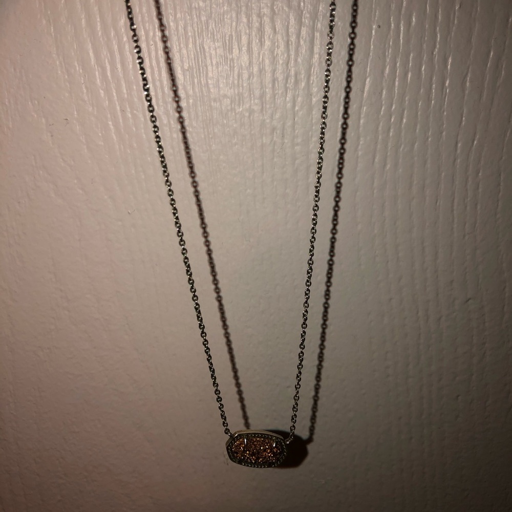 Kendra Scott necklace